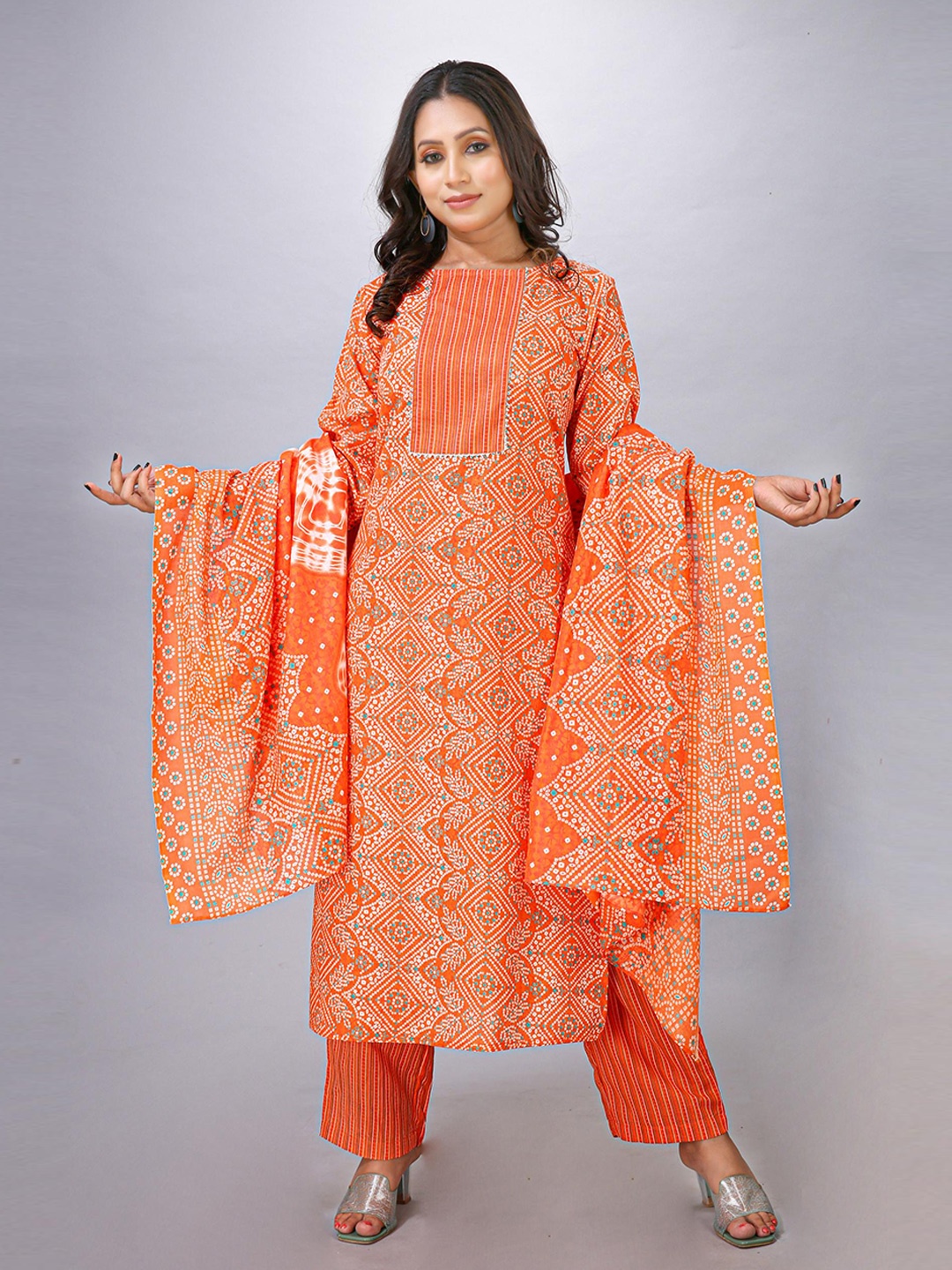 

MAIYEE Bandhani Printed Regular Straight Kurta With Palazzo & Dupatta, Orange