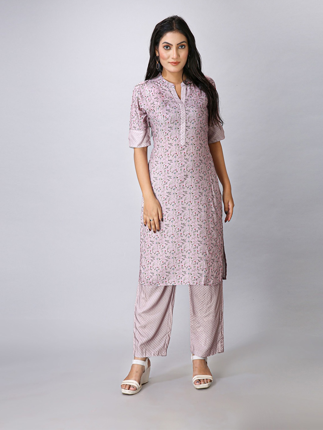 

MAIYEE Floral Printed Straight Kurta With Trouser, Grey