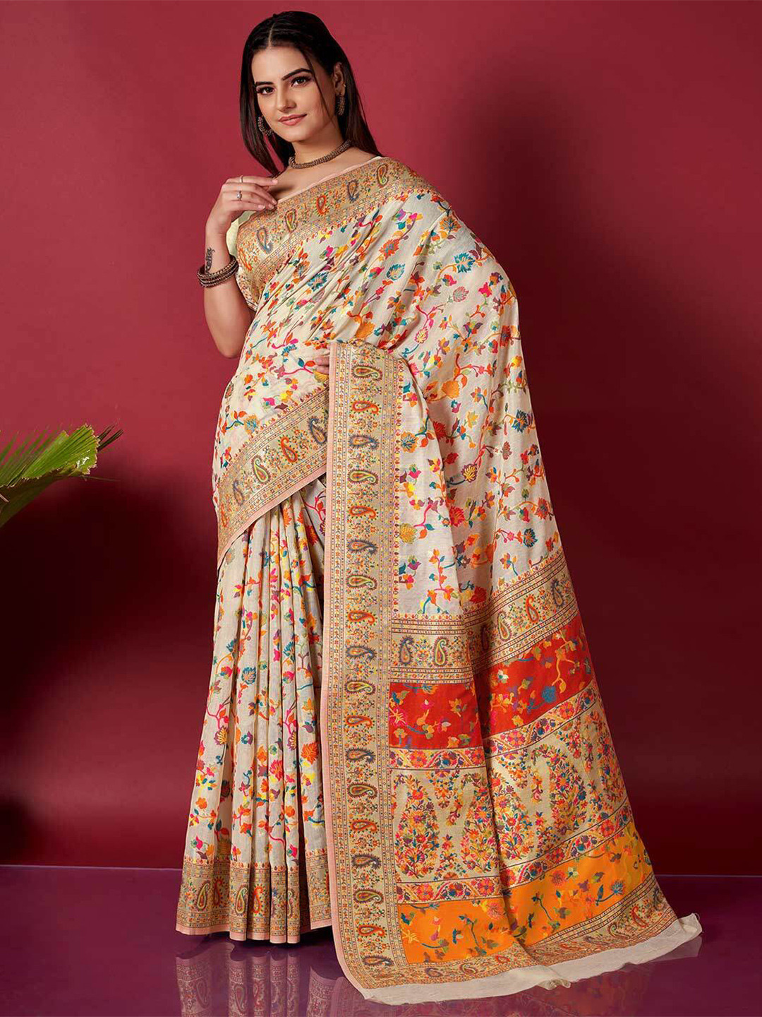 

Jinal & Jinal Floral Printed Woven Design Zari Banarasi Saree, Beige