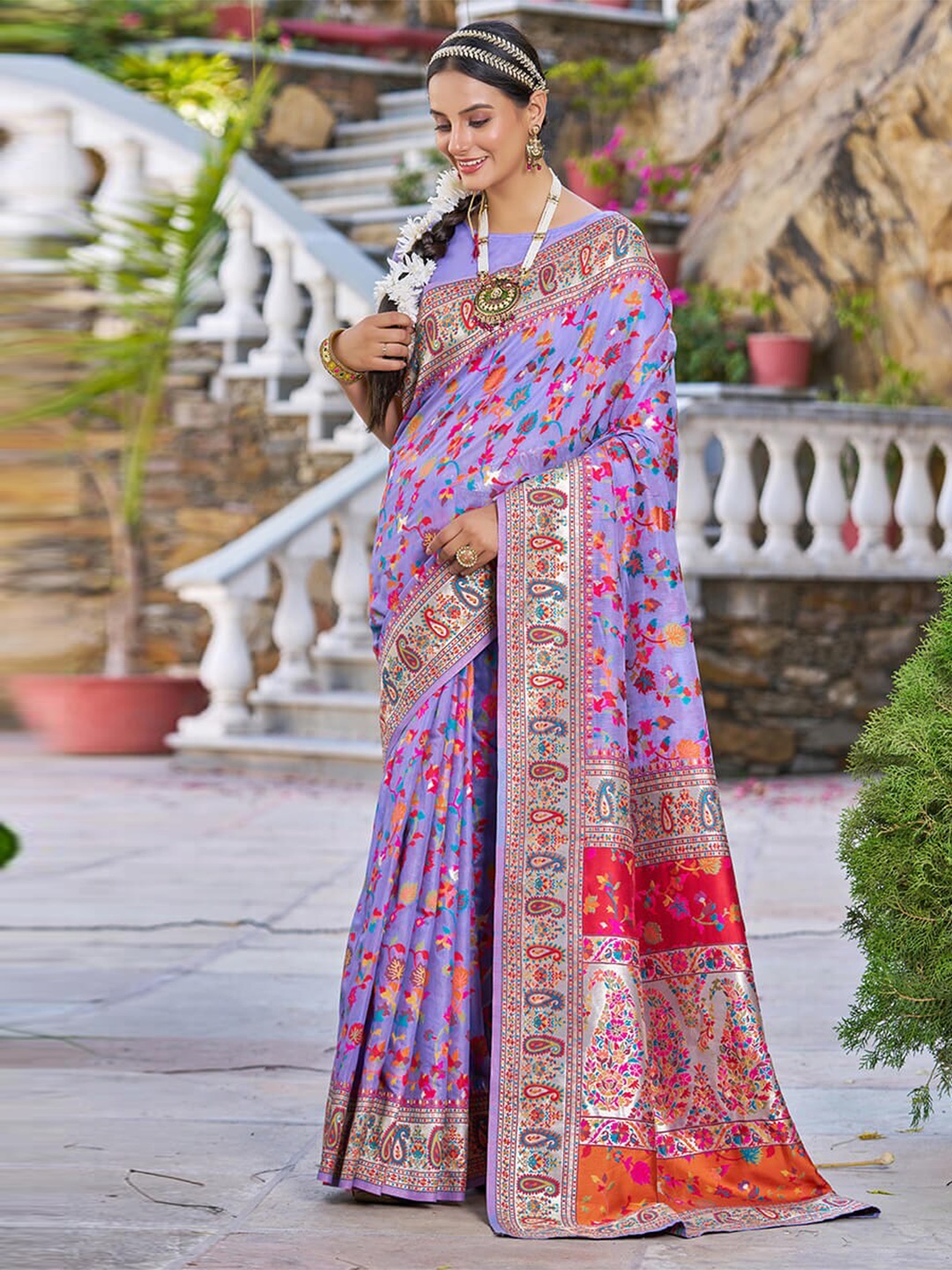 

Jinal & Jinal Floral Printed Woven Design Zari Banarasi Saree, Lavender