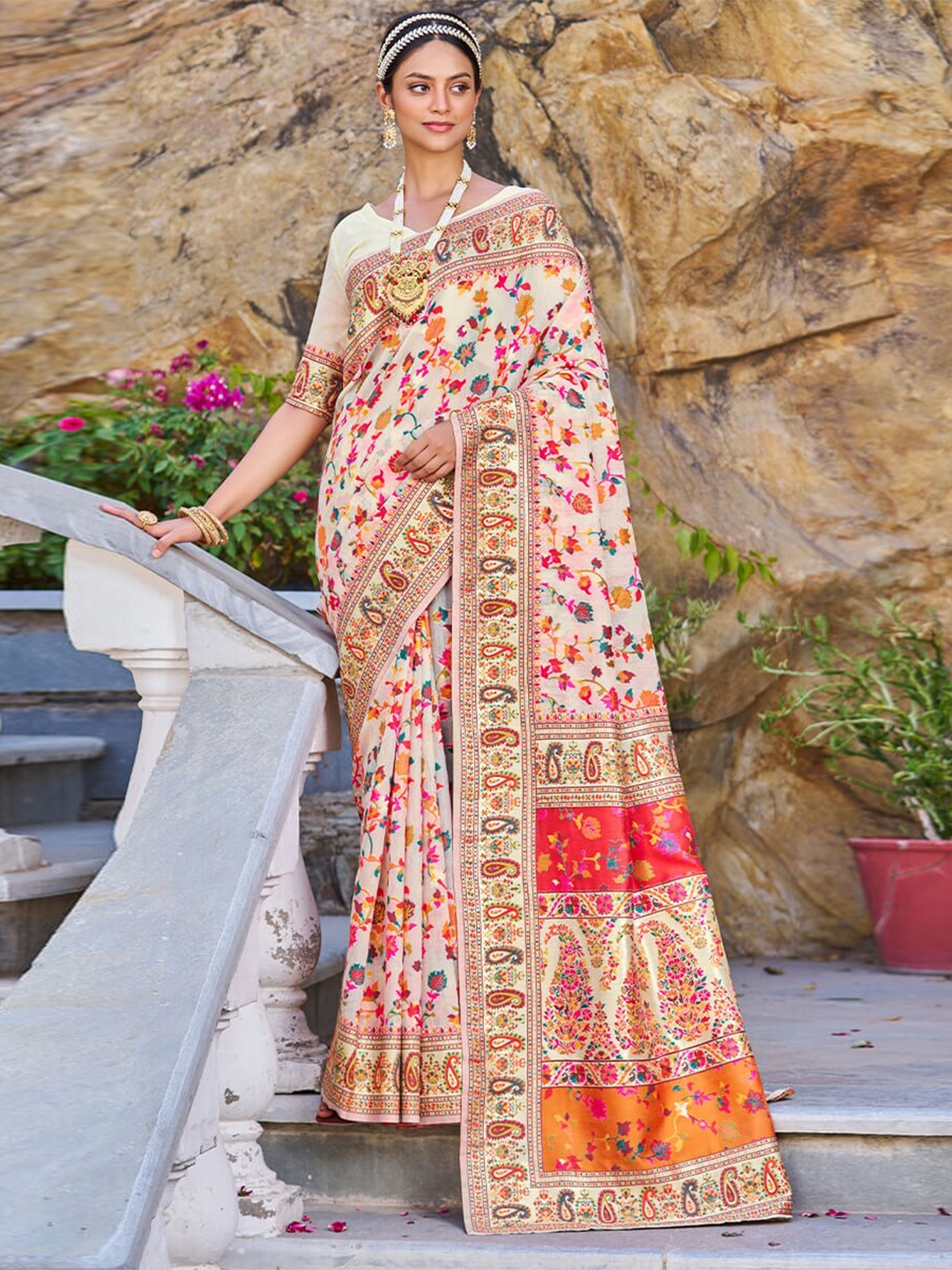 

Jinal & Jinal Floral Printed Woven Design Zari Banarasi Saree, Beige