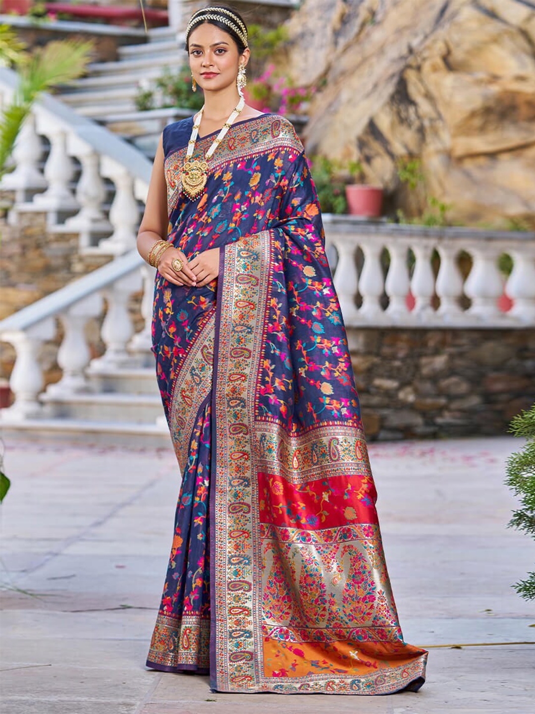 

Jinal & Jinal Floral Printed Woven Design Zari Banarasi Saree, Navy blue