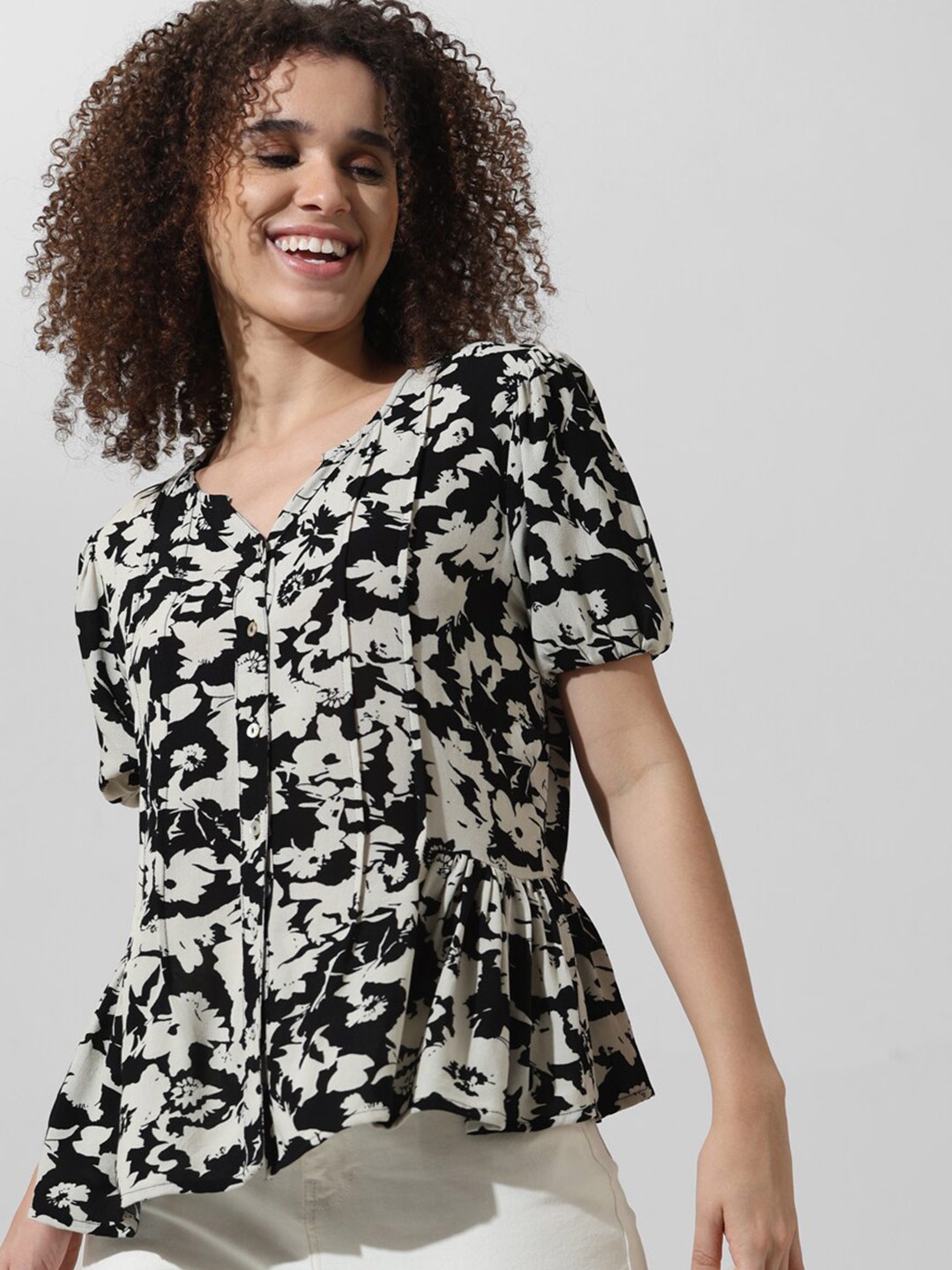 

ONLY Floral Print Bishop Sleeves Peplum Top, White