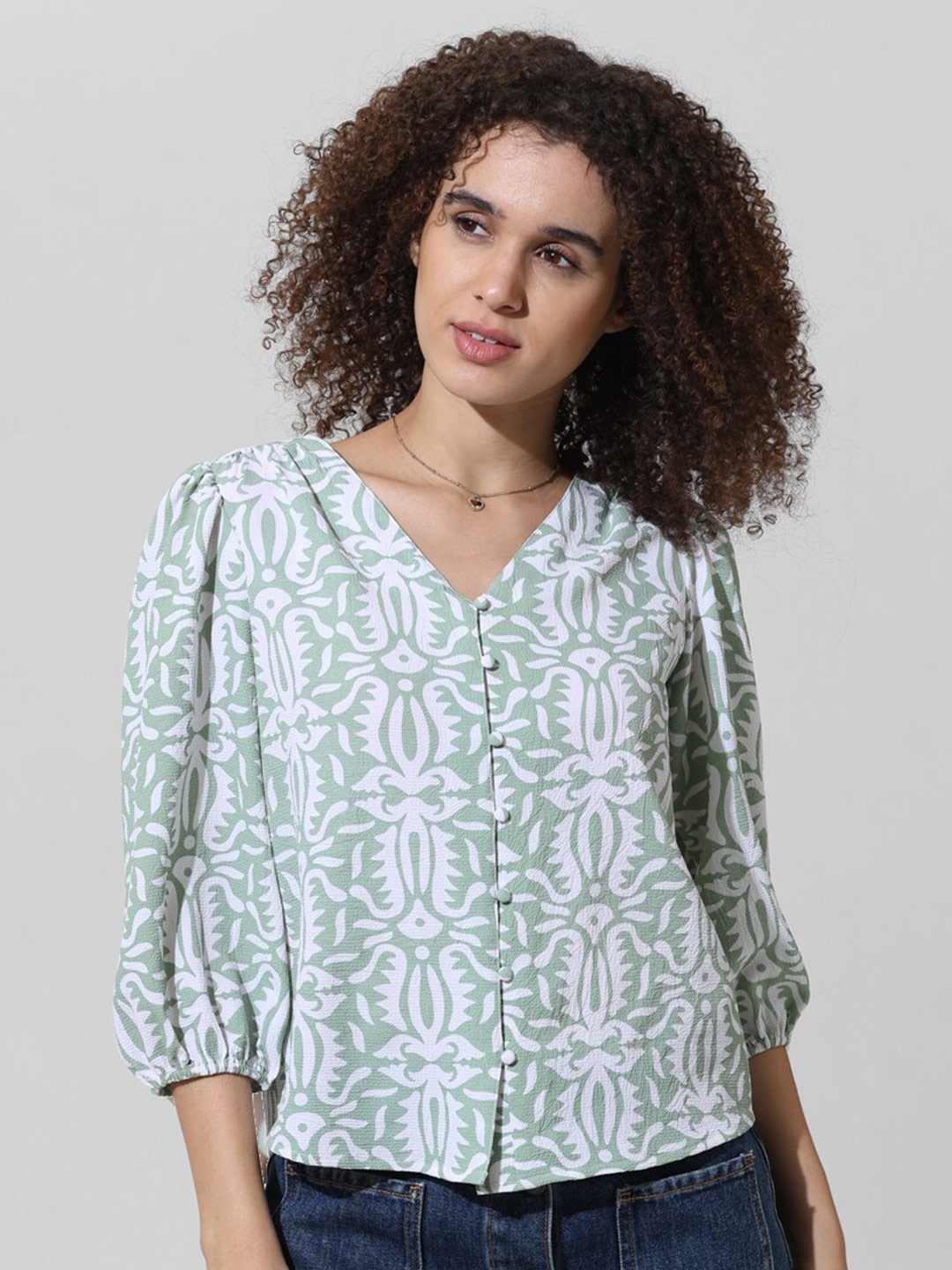 

ONLY V Neck Abstract Printed Opaque Top, Green