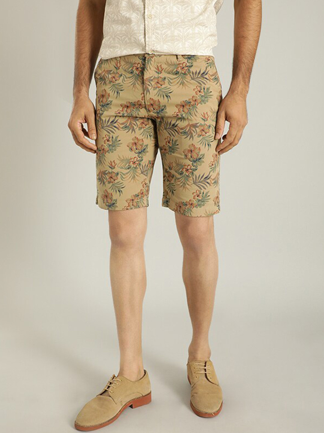 

Indian Terrain Men Floral Printed Mid-Rise Cotton Regular Shorts, Khaki