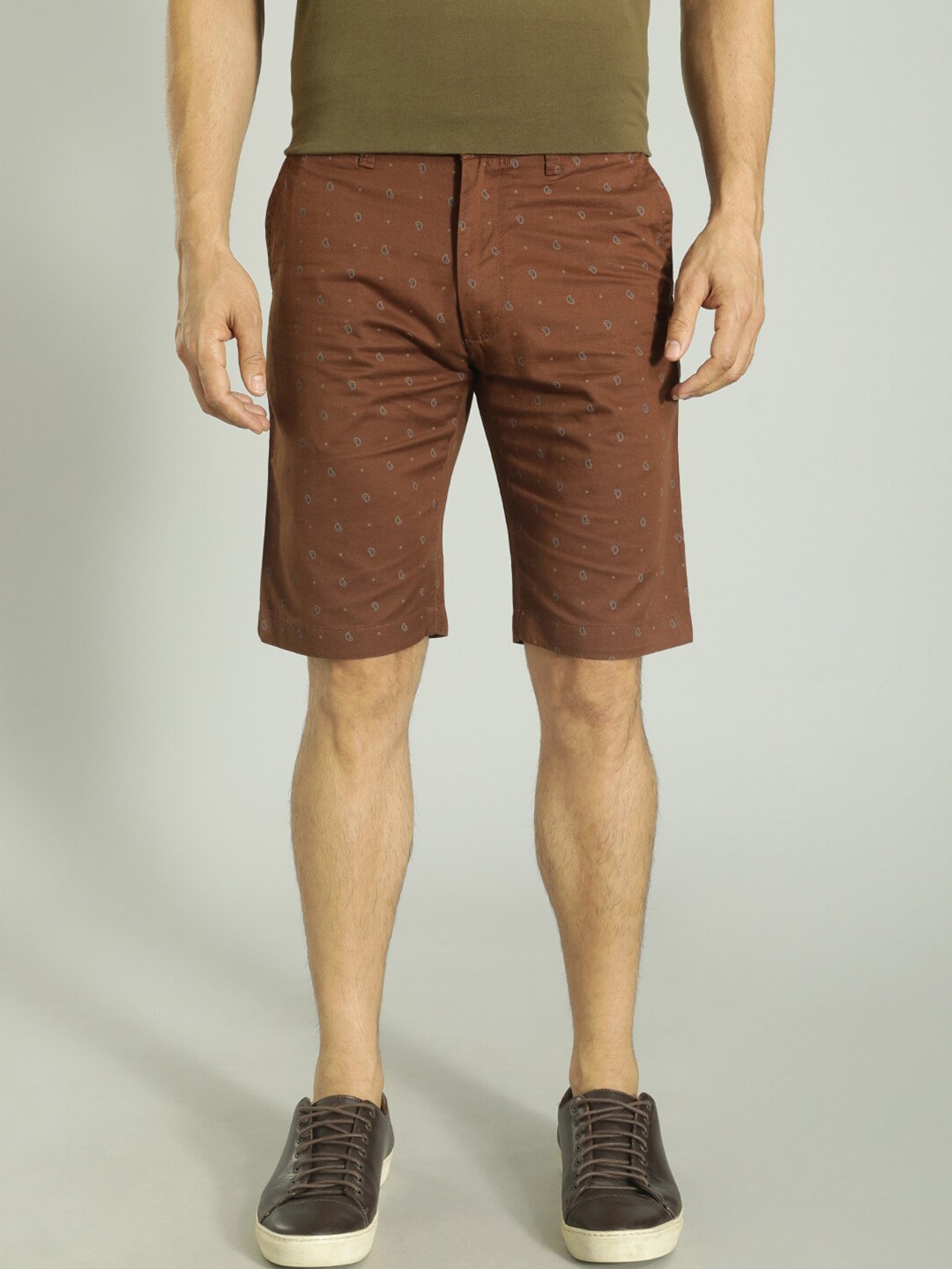 

Indian Terrain Men Paisley Printed Mid-Rise Pure Cotton Chino Shorts, Brown
