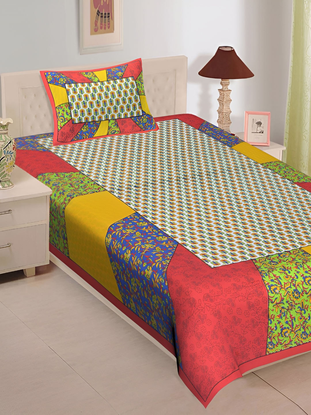 

UBANIA COLLECTION Green Geometric Cotton 144 TC Single Bedsheet with Pillow Cover