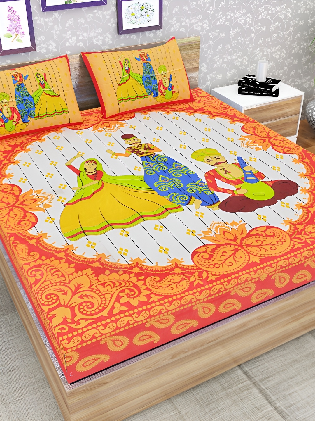 

UBANIA COLLECTION Red Printed Cotton 144 TC Double Queen Bedsheet With Pillow Cover