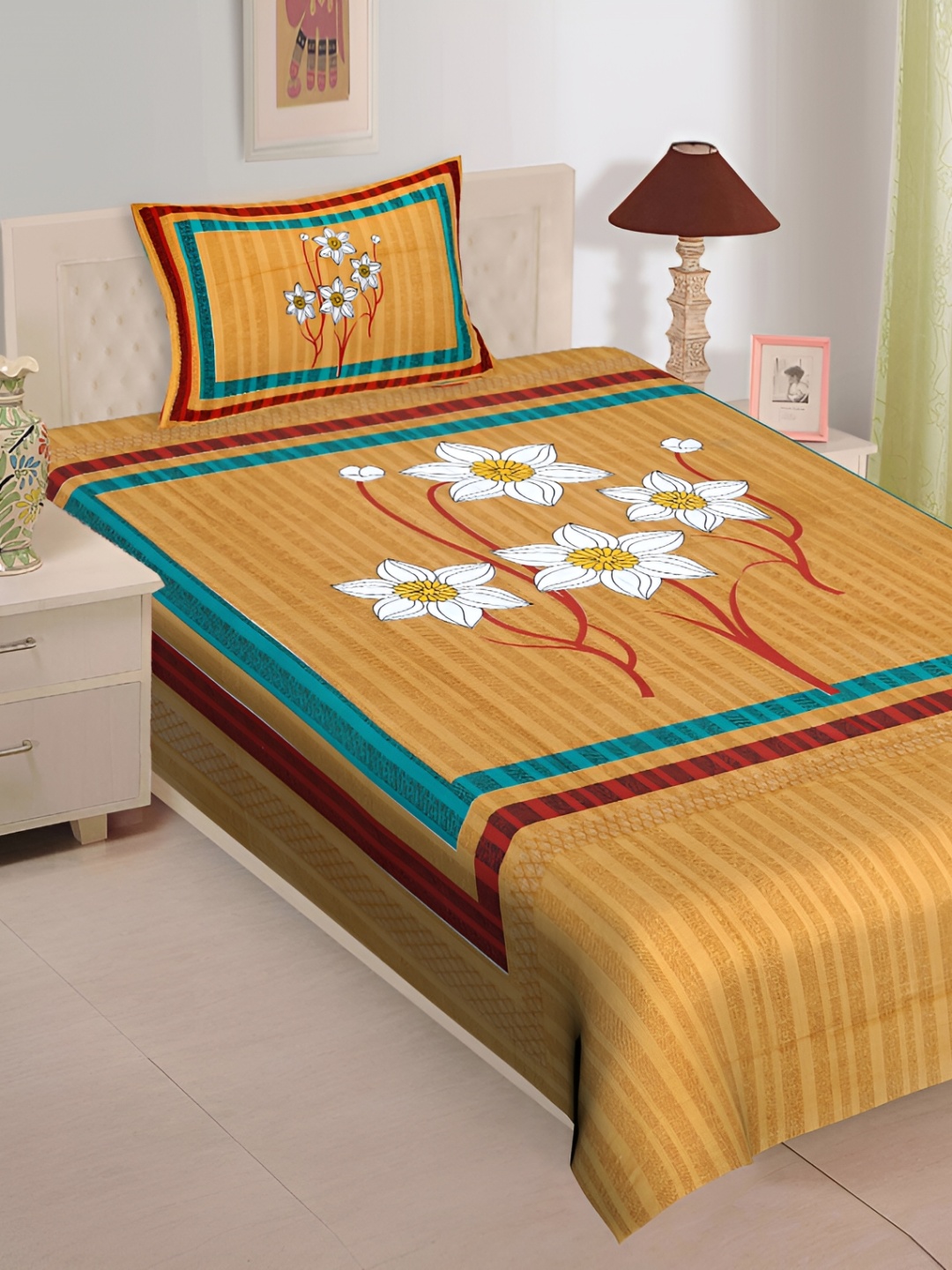 

UBANIA COLLECTION Gold-Toned 144 TC Single Bedsheet with 2 Pillow Covers