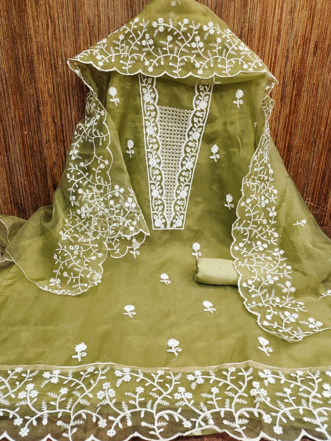 

ZEEPKART Embroidered Organza Unstitched Dress Material, Green