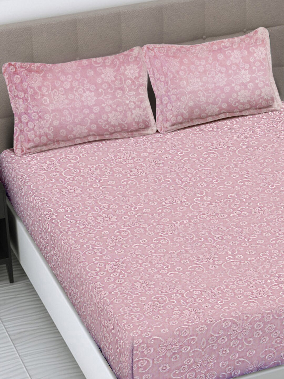 

FABINALIV Pink Floral 300 TC Woollen Embossed King Size Bedsheet with 2 Pillow Covers