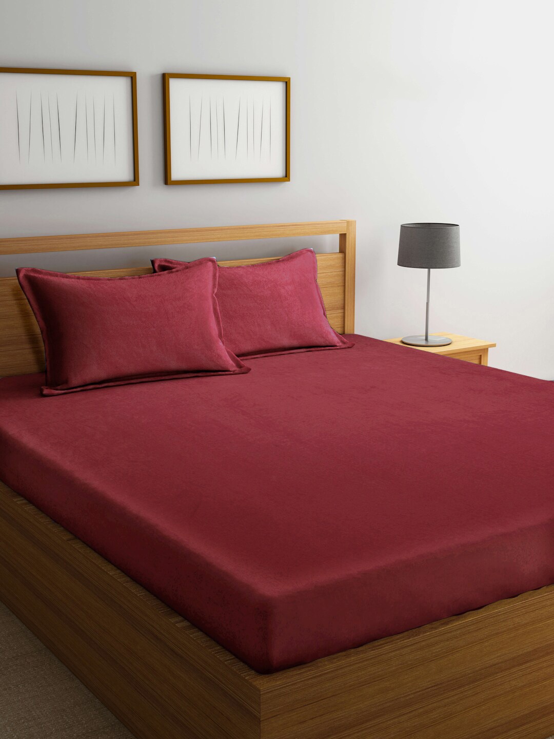

FABINALIV Maroon Solid 300 TC Woollen Embossed King Size Bedsheet with 2 Pillow Covers