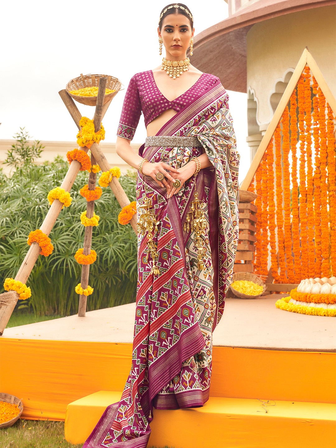 

Mitera Geometric Printed Zari Silk Blend Patola Saree, Burgundy
