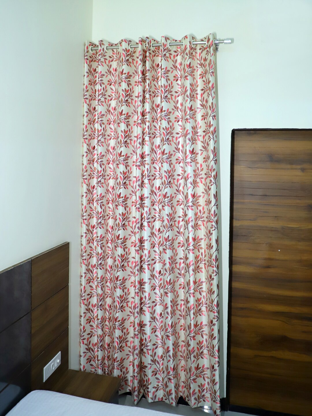 

KSHIRSA Maroon & Off White Floral Door Curtain