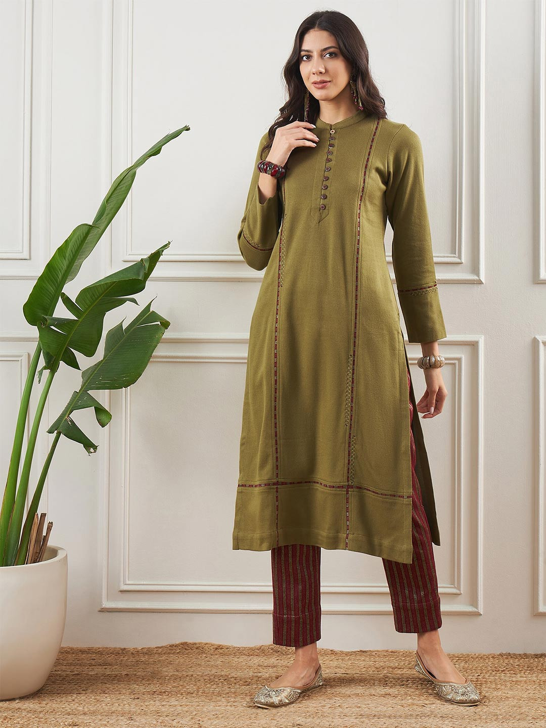 

STADO Mandarin Collar A-Line Kurta with Trousers, Green