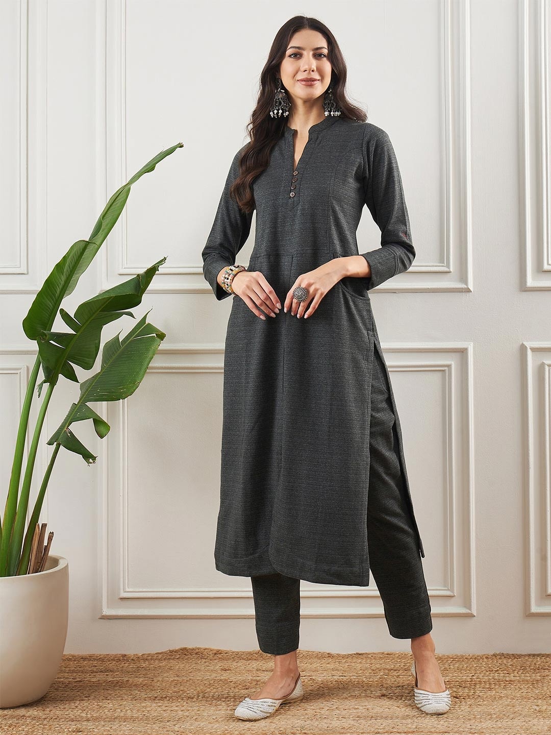 

STADO Mandarin Collar A-Line Kurta with Trousers, Grey