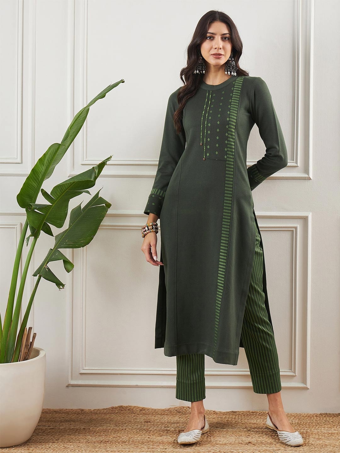 

STADO Printed Straight Kurta with Trouser, Olive