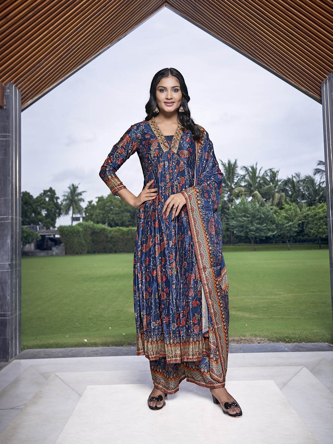 

Chandbaali Floral Printed V-Neck Flared Empire Kurta With Palazzo & Dupatta, Navy blue