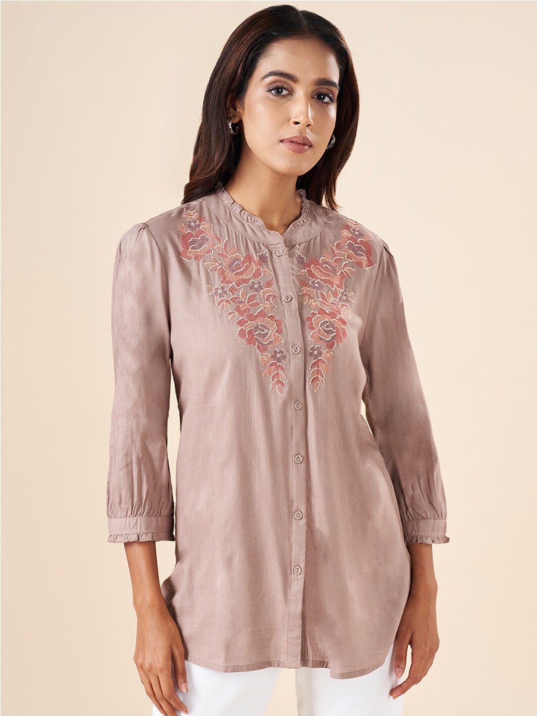 

AKKRITI BY PANTALOONS Floral Embroidered Mandarin Collar Ethnic Tunic, Grey