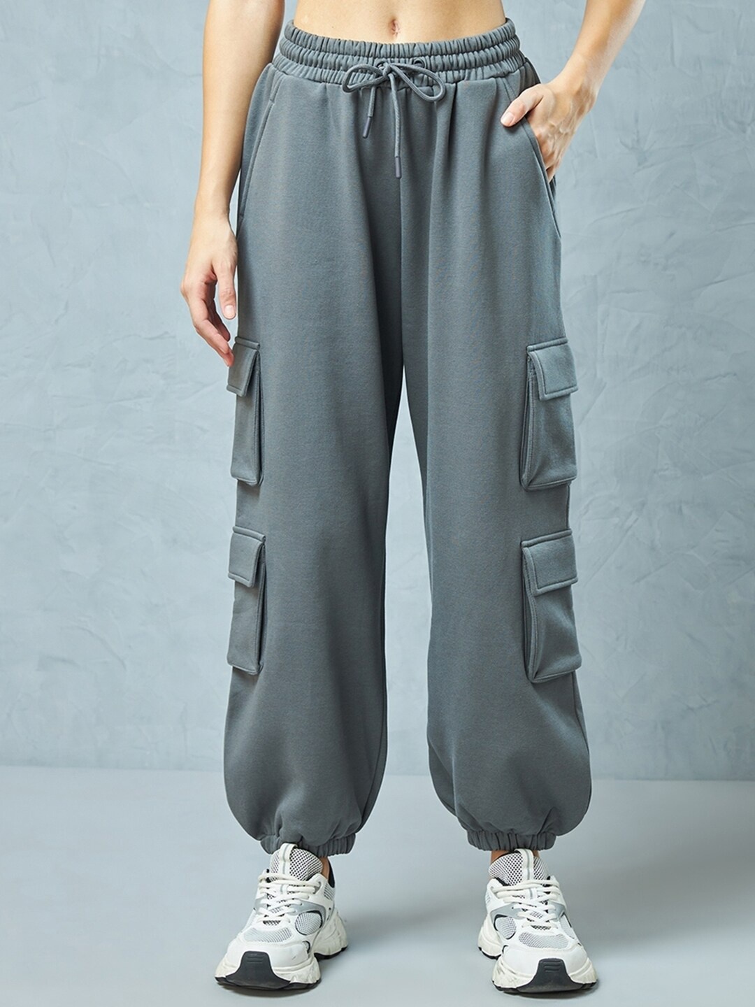 

Bewakoof Heavy Duty 1.0 Women Super Loose Fit Cargo Joggers, Grey