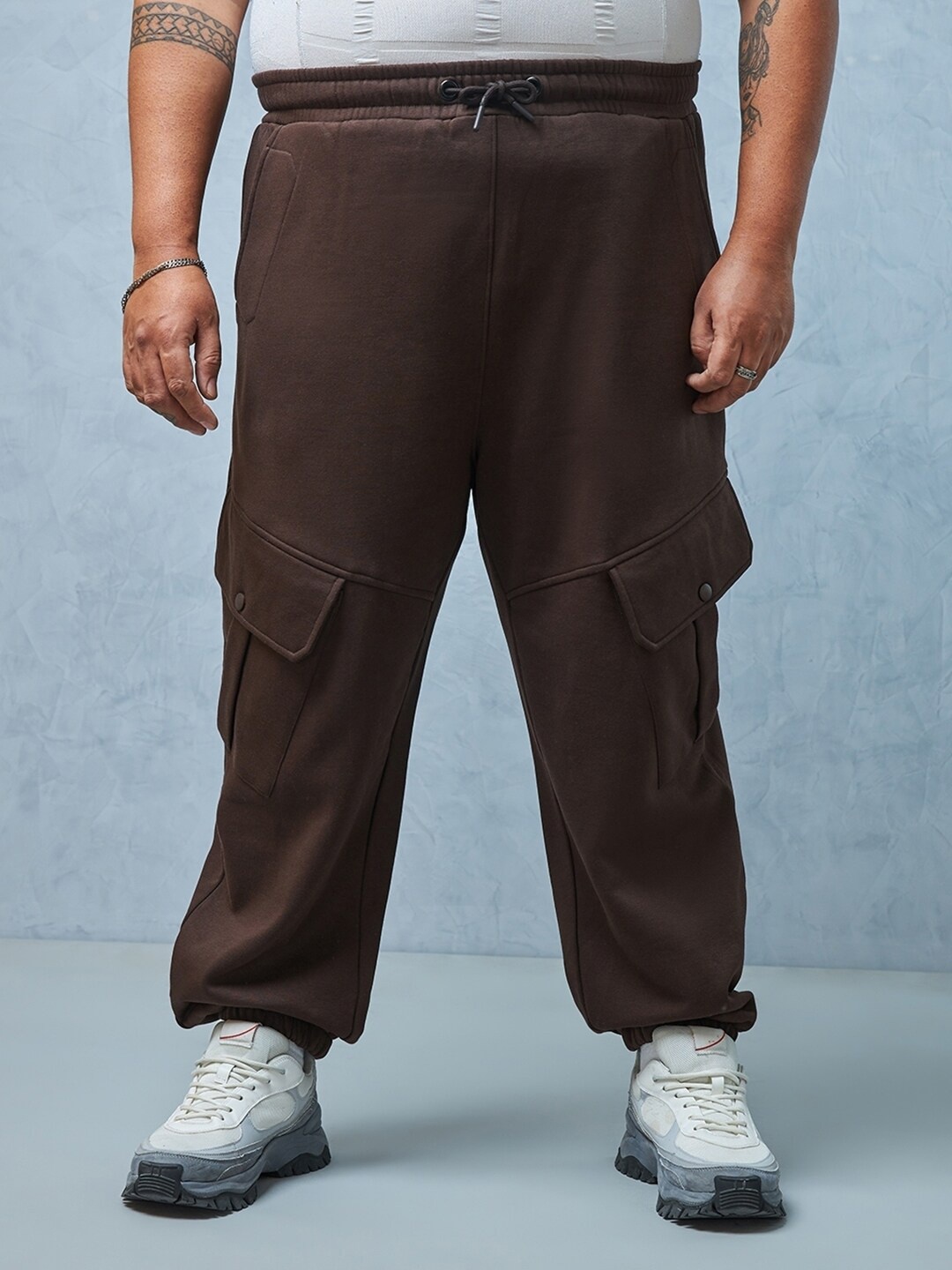 

Bewakoof Heavy Duty Men Plus Size Super Loose Fit Cargo Joggers, Brown