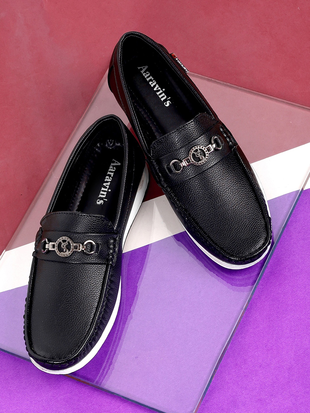 

AARAVIN'S Men Textured Lightweight Horsebit Loafers, Black