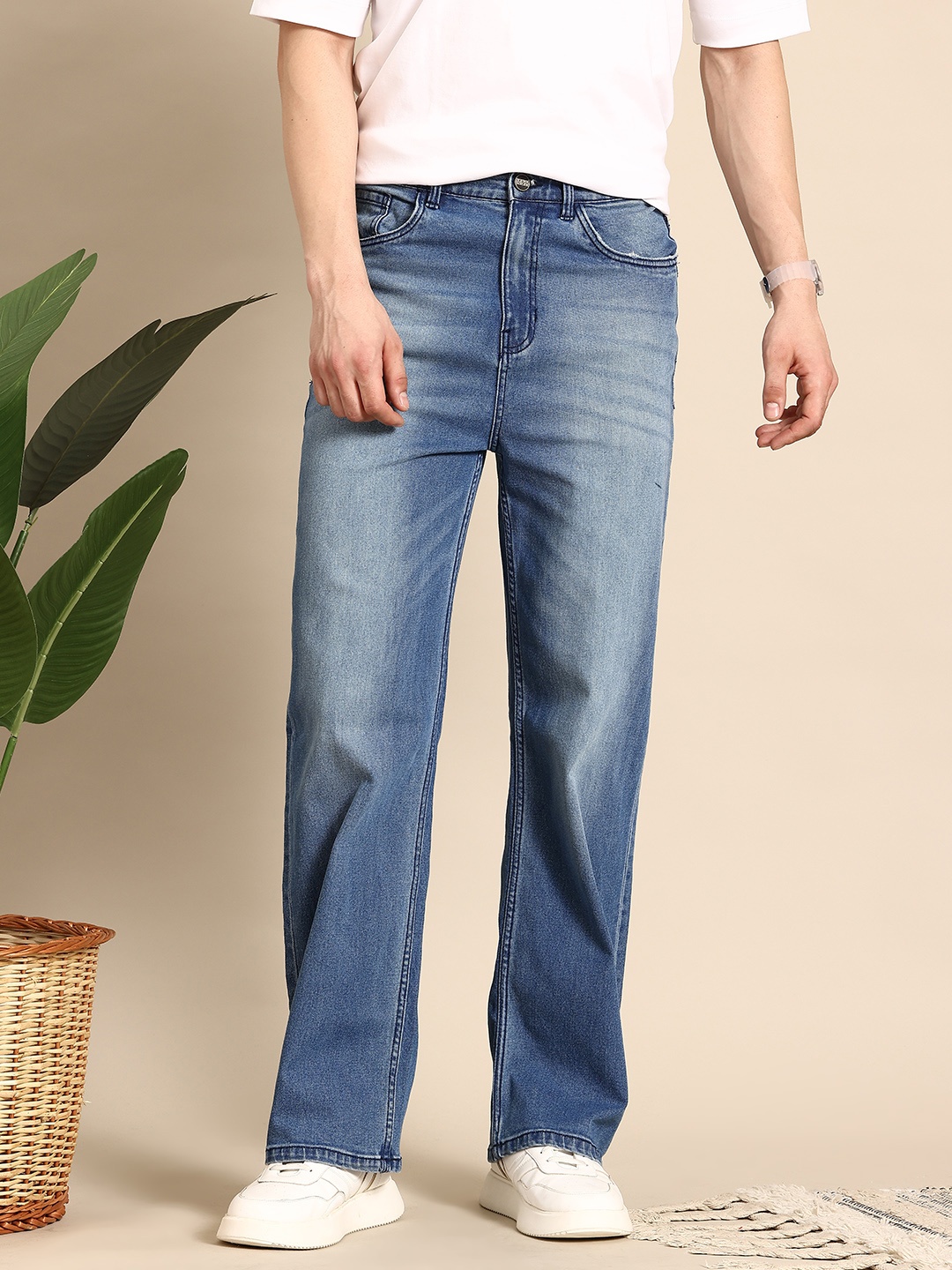 

Mast & Harbour Men Wide Leg Light Fade Stretchable Jeans, Blue