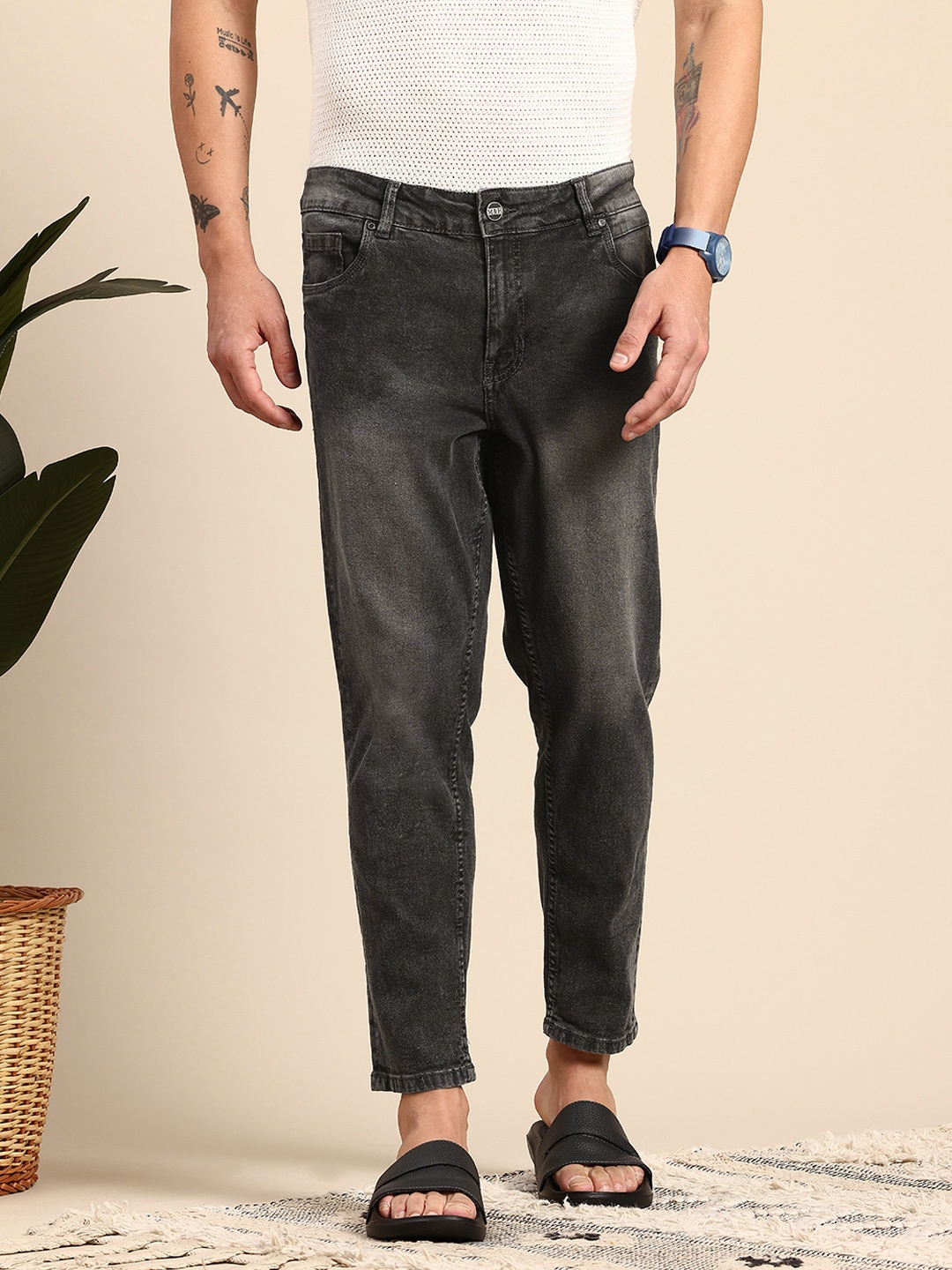 

Mast & Harbour Men Carrot Fit Light Fade Stretchable Jeans, Charcoal