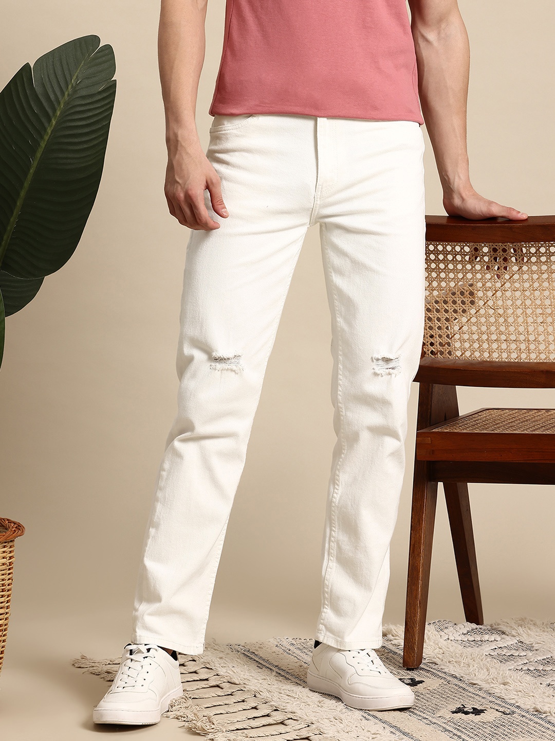 

Mast & Harbour Men Slash Knee Stretchable Jeans, White