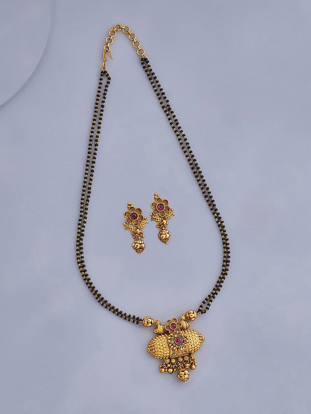 

Kushal's Fashion Jewellery Gold Plated Stones Studded & Beaded Mangalsutra & Earring