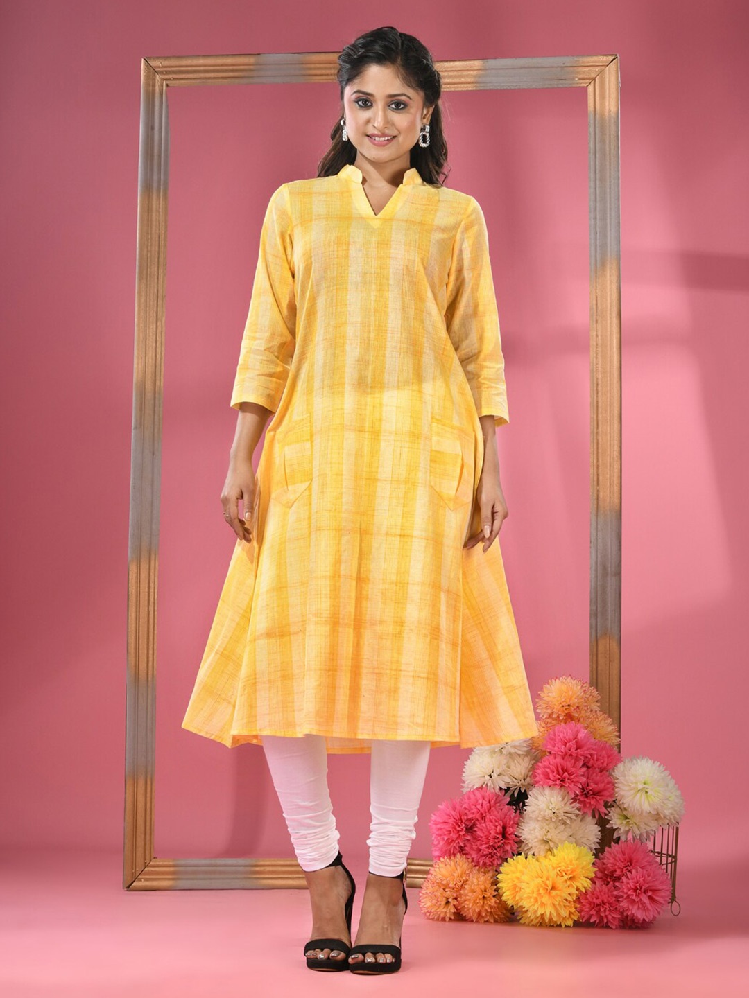 

Charukriti Checked Mandarin collar A-line Kurta, Yellow