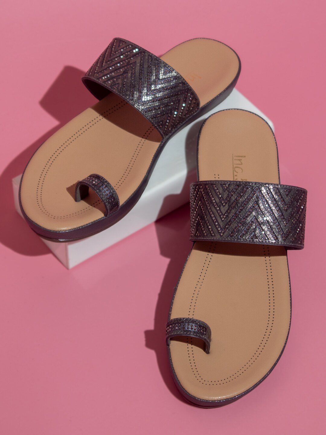 

Inc 5 Embellished One Toe Flats, Grey