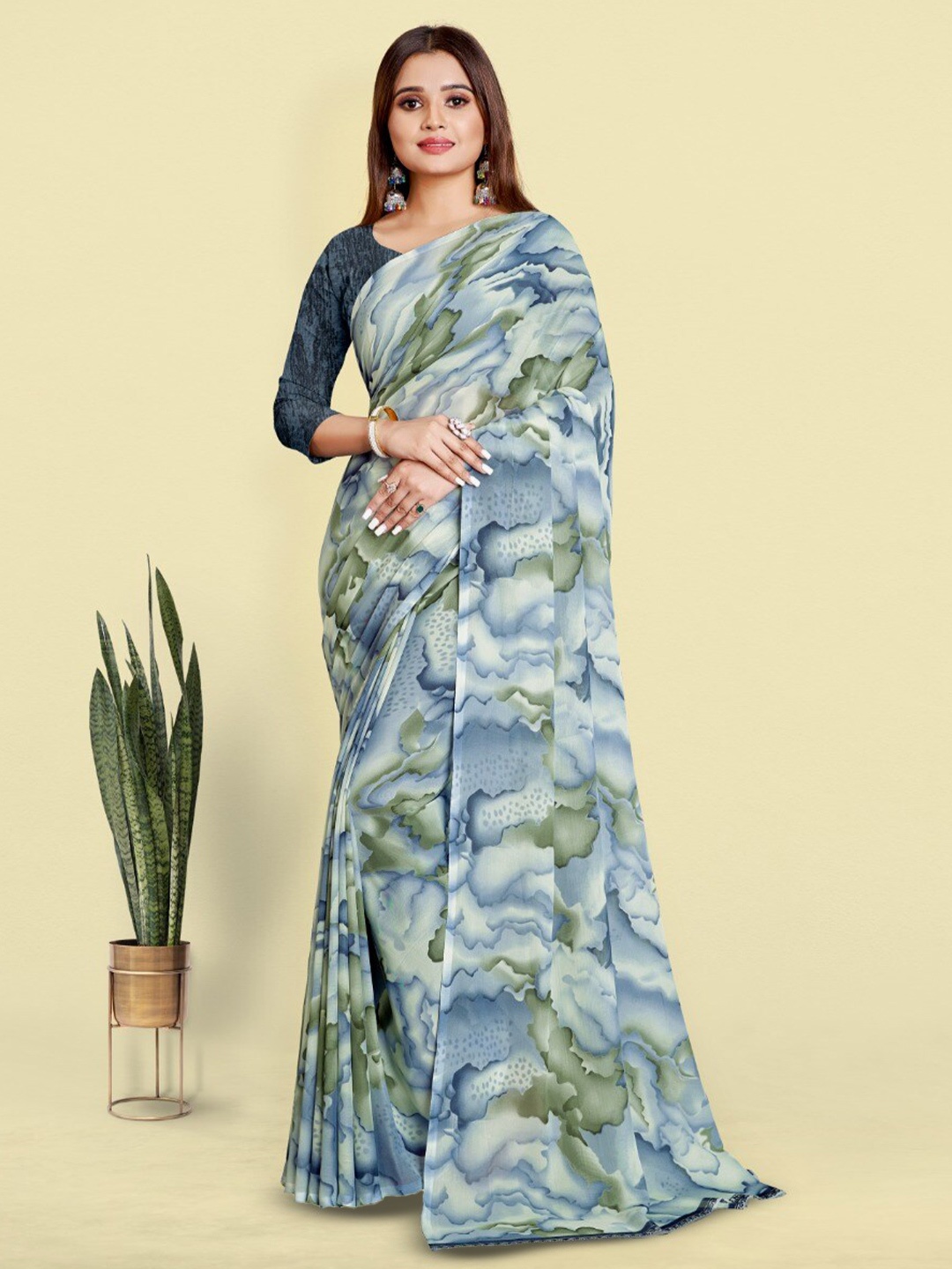

bansari textiles Abstract Printed Pure Georgette Block Print Saree, Grey
