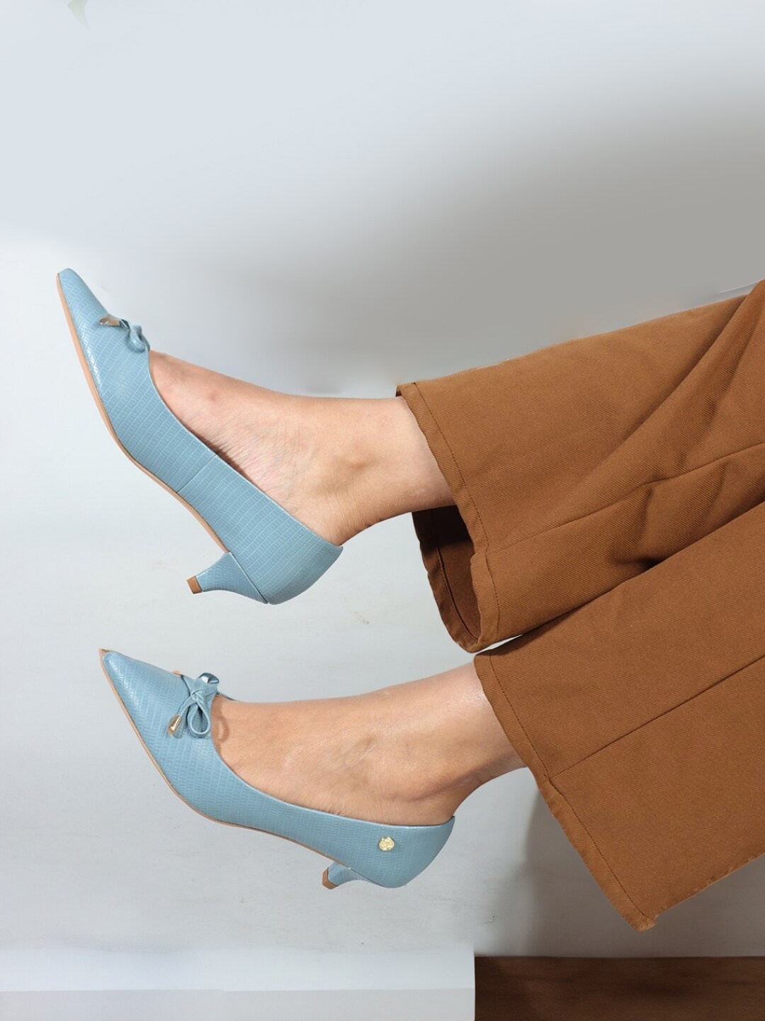 

Carlton London Bow Detailed Pointed Toe Kitten Heeled Pumps, Navy blue