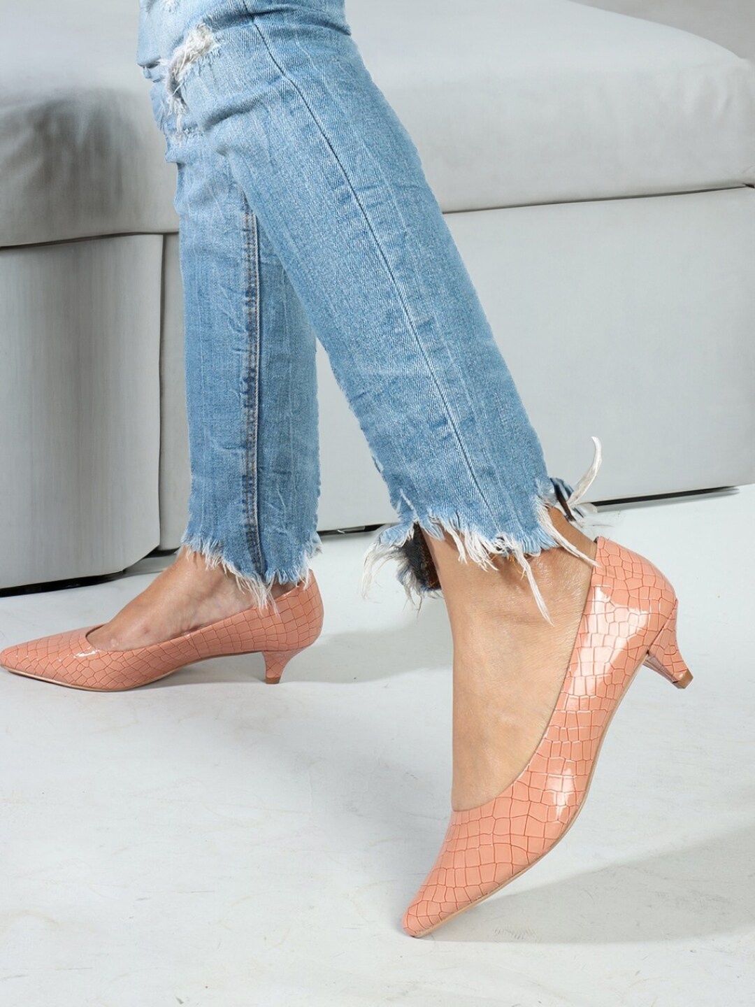 

Carlton London Textured Pointed Toe Kitten Heel Pumps, Pink