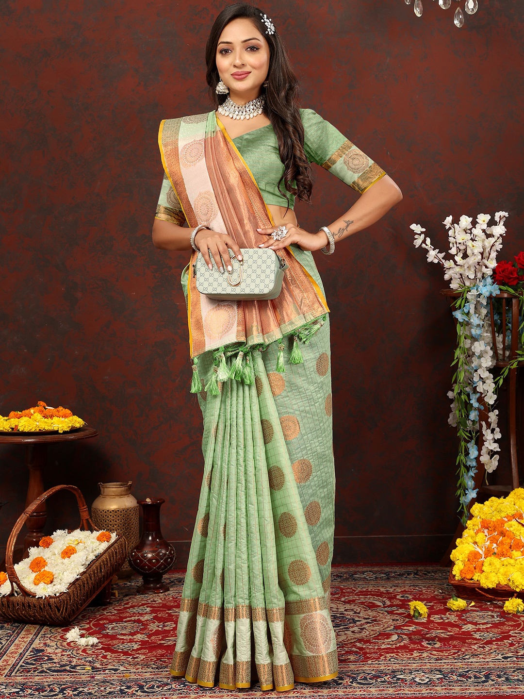 

NIWAA Ethnic Motifs Woven Design Zari Chanderi Saree, Green