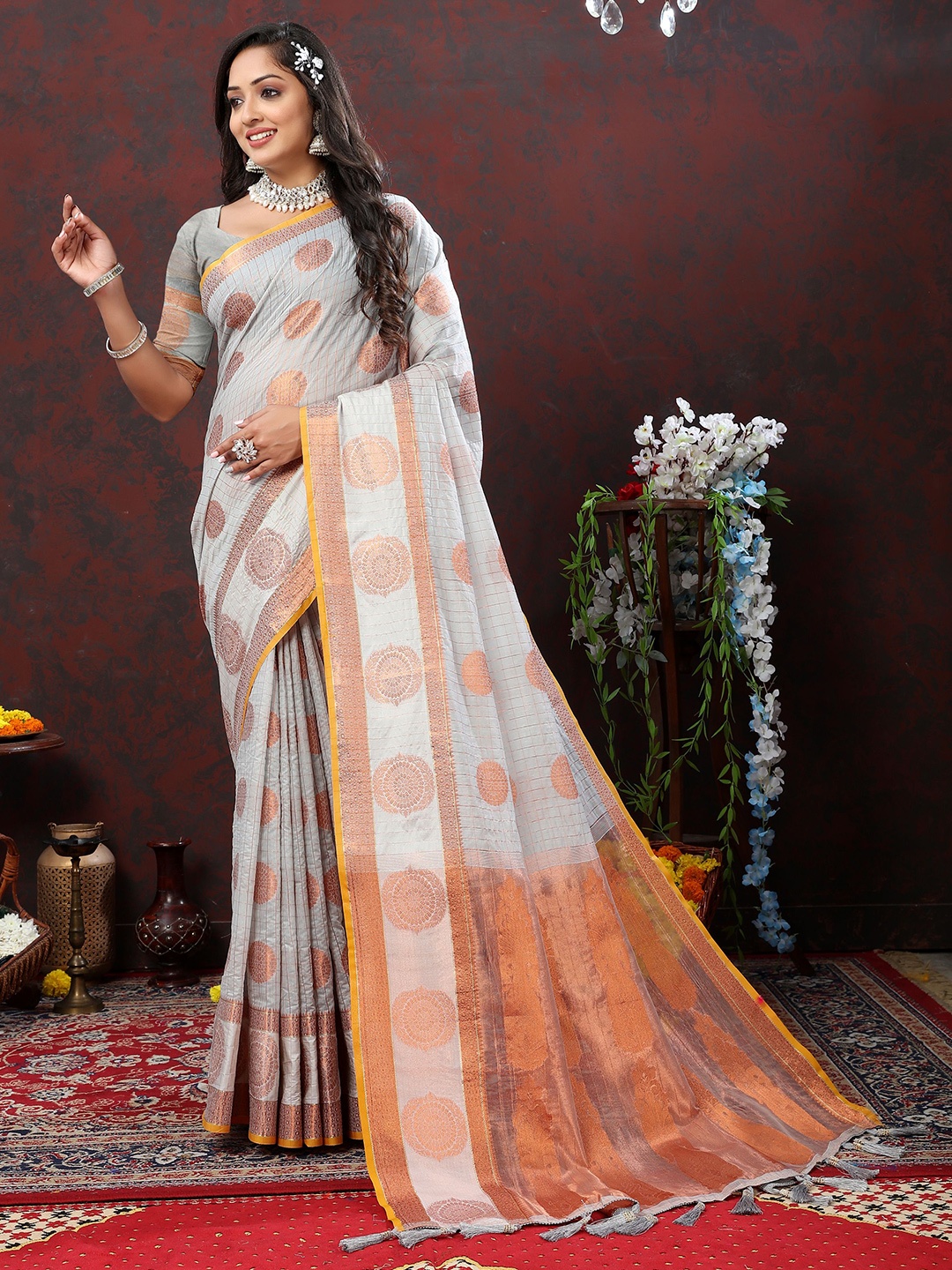 

NIWAA Ethnic Motifs Woven Design Zari Chanderi Saree, Grey