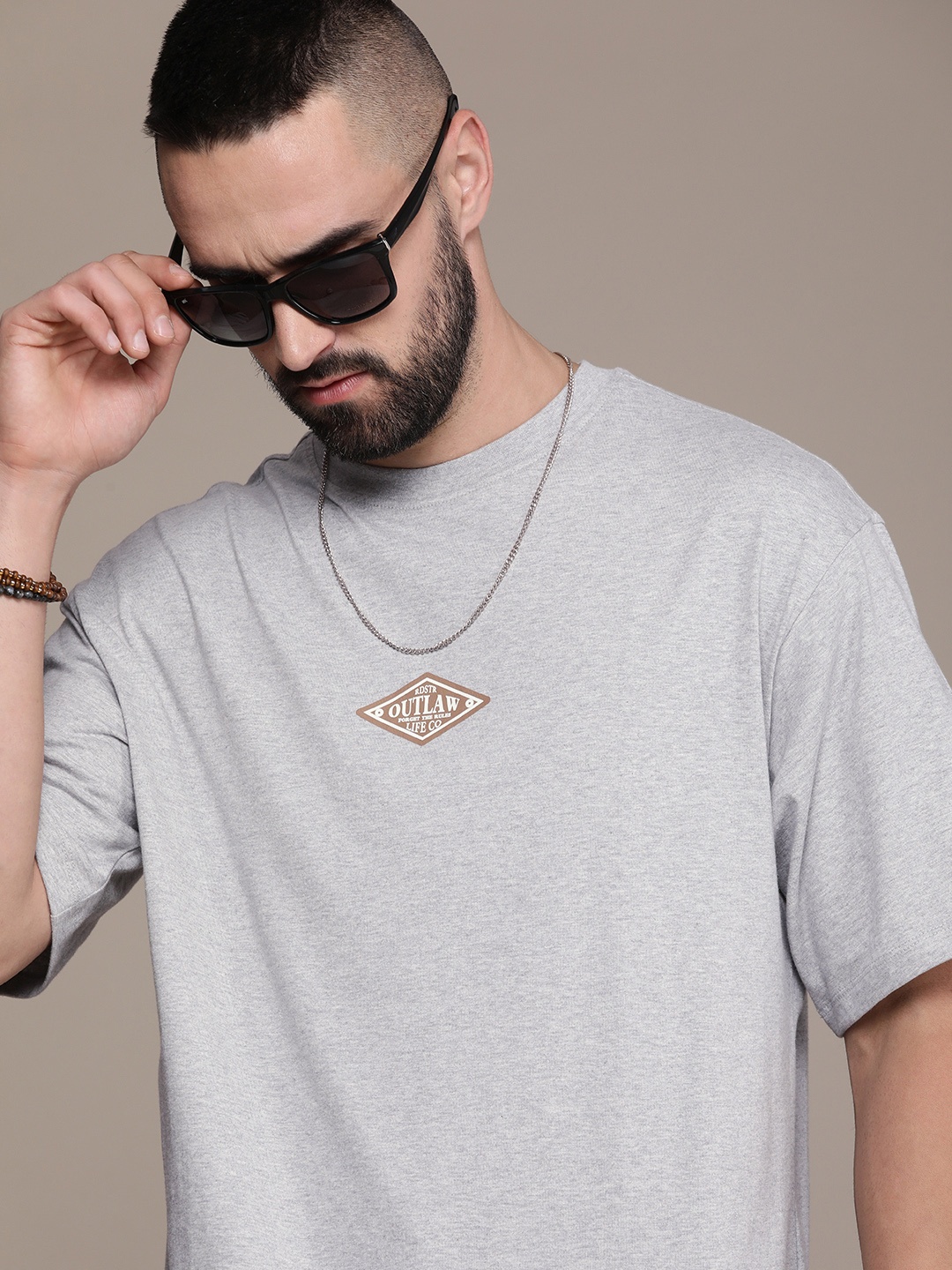 

Roadster Men Graphic Printed Relaxed Fit T-shirt, Grey melange