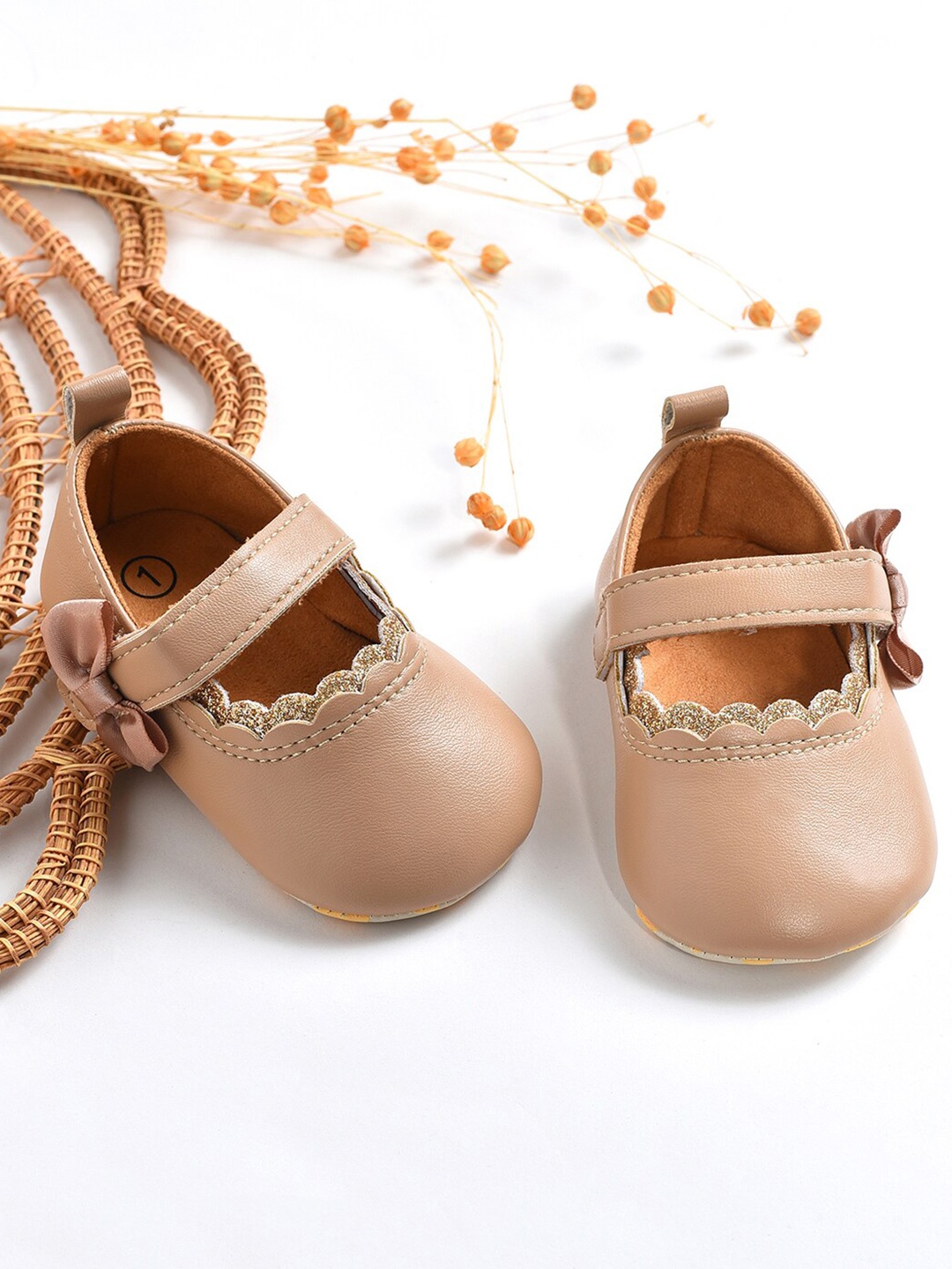 

MiArcus Infant Girls Self-Design Lightweight Booties, Beige