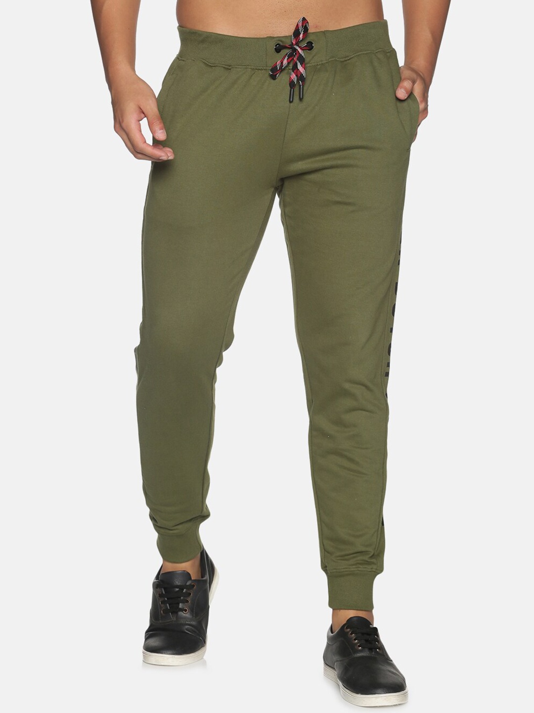 

THE HOLLANDER Men Typography Printed Terry Cotton Terry Mid Rise Jogger, Green