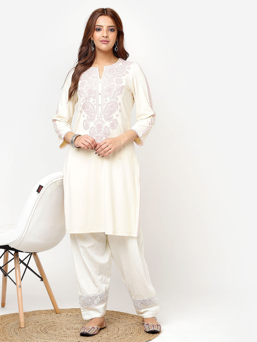 

Lakshita Floral Embroidered Indie Prints Notch Neck Straight Kurta, Off white
