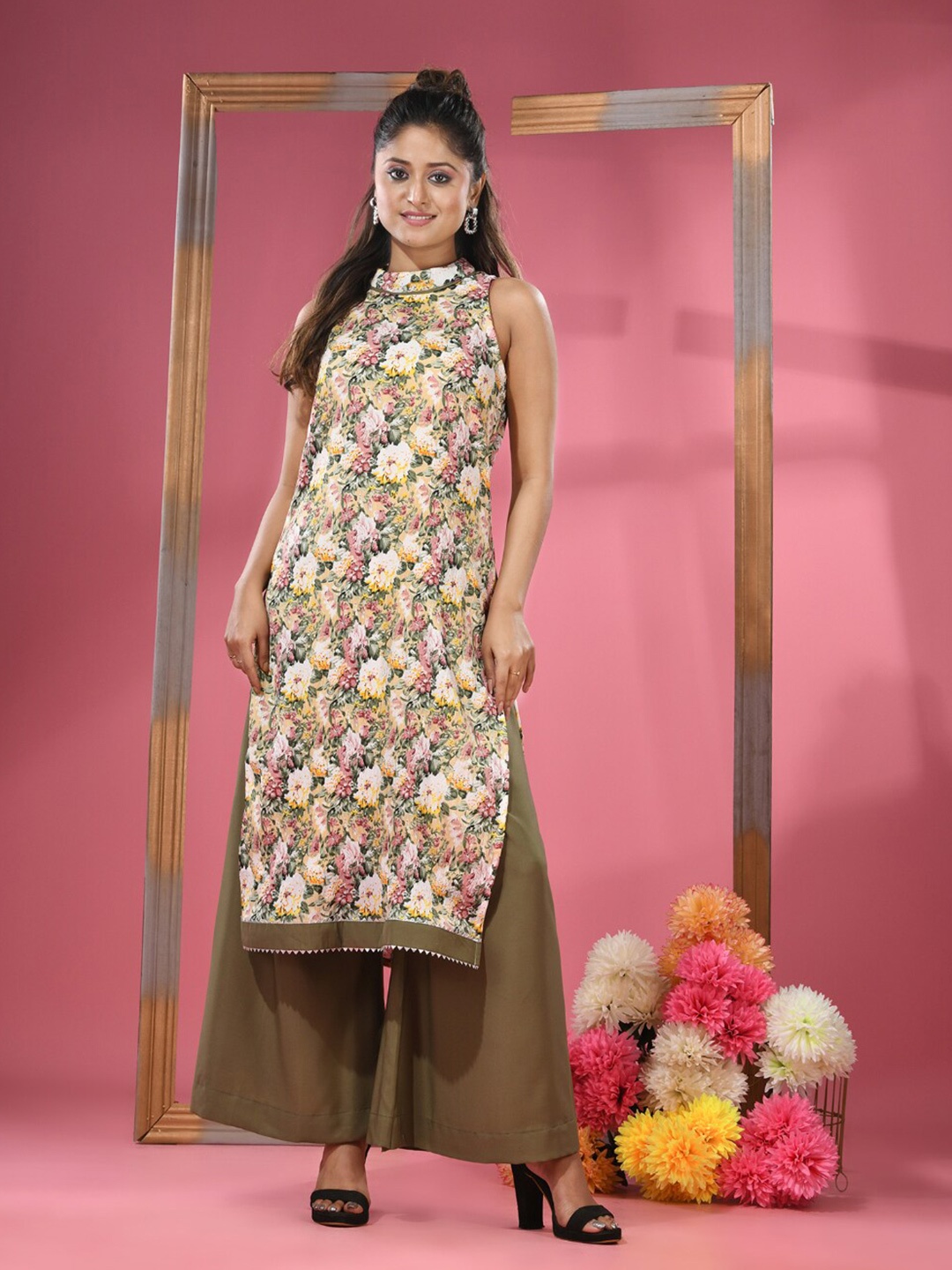 

Charukriti Floral Printed Regular Round Neck Georgette Kurta with Palazzos, Yellow