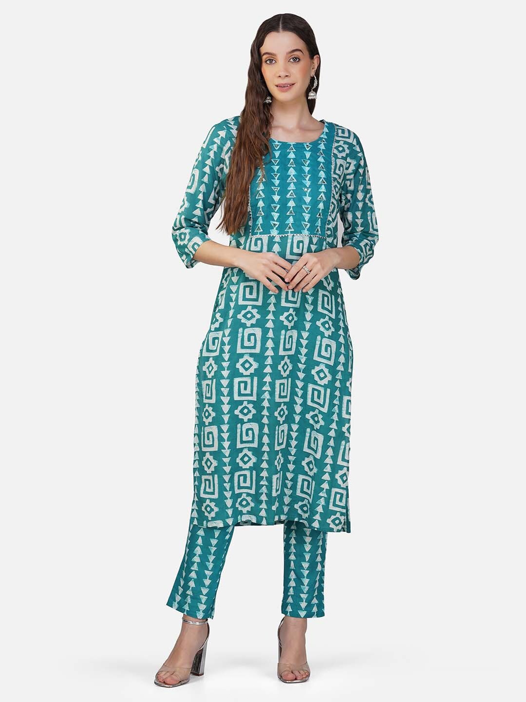 

INDIAN KNOTS Geometric Print Gotta Patti Straight Kurta with Trousers & Dupatta, Green