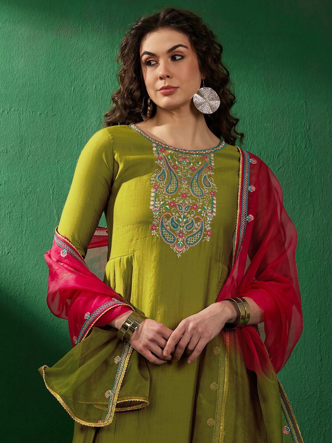 

Sangria Thread Work A-Line Kurta With Trouser & Dupatta Set, Olive