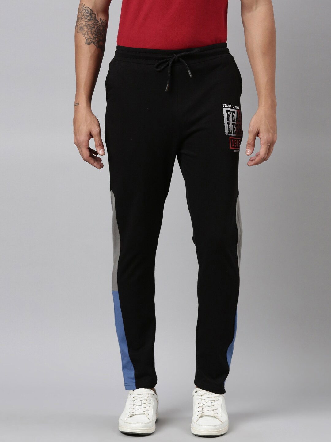 

DIXCY SCOTT Men Printed Mid-Rise Track Pants, Black