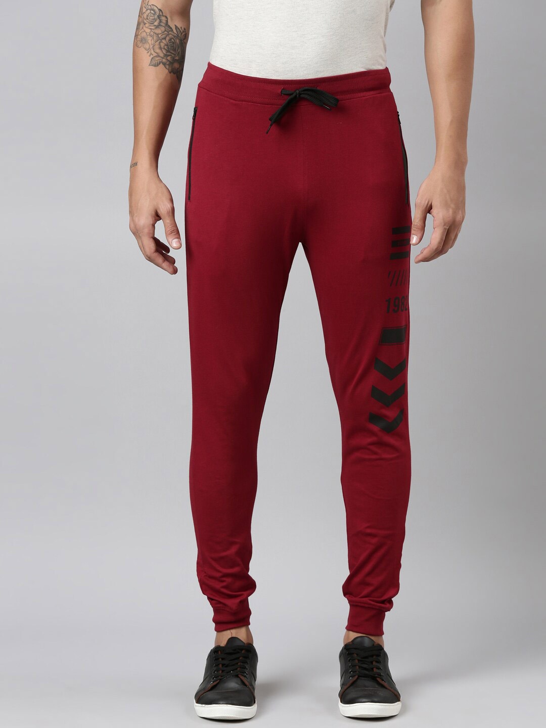 

DIXCY SCOTT Men Printed High Rise Ankle Length Jogger With Side Pocket, Maroon