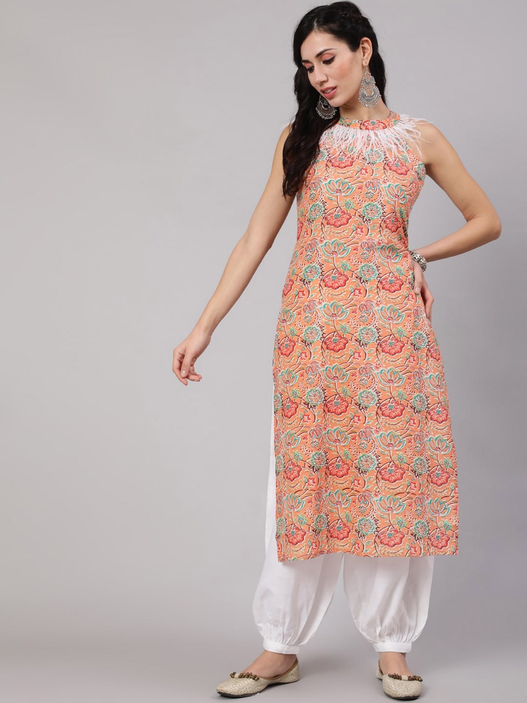 

Anouk Floral Printed Halter Neck Feather Lace Detail Kurta, Na