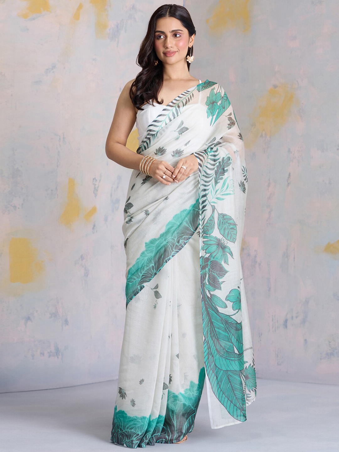 

navyasa by liva Floral Organza Saree, Off white