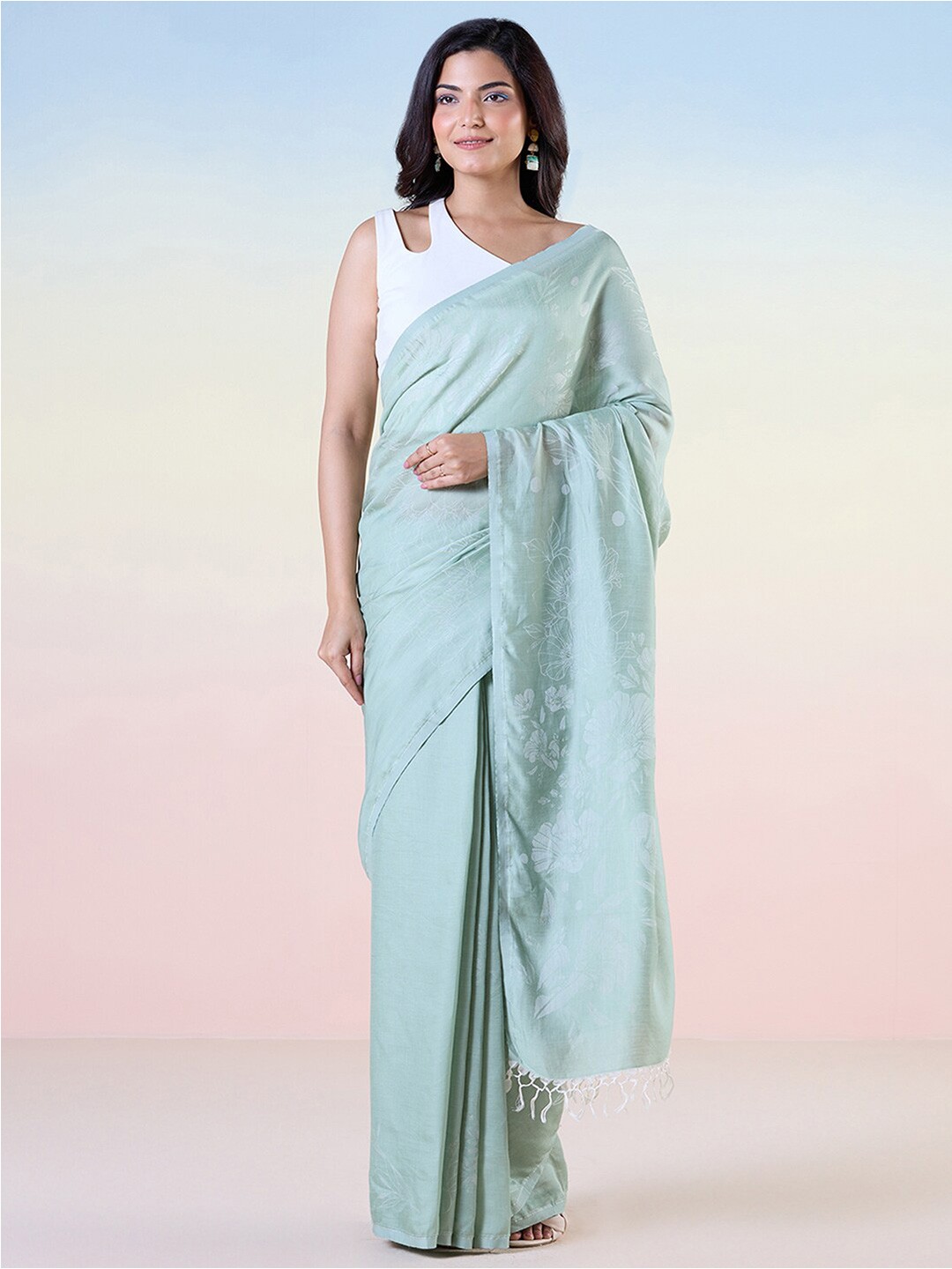 

navyasa by liva Floral Printed Saree, Green
