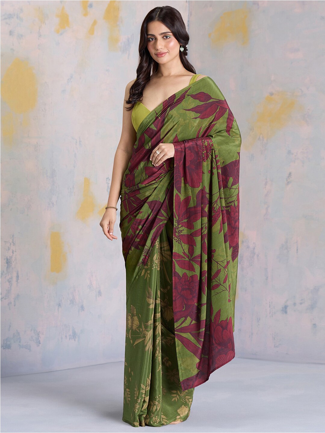 

navyasa by liva Floral Printed Saree, Green